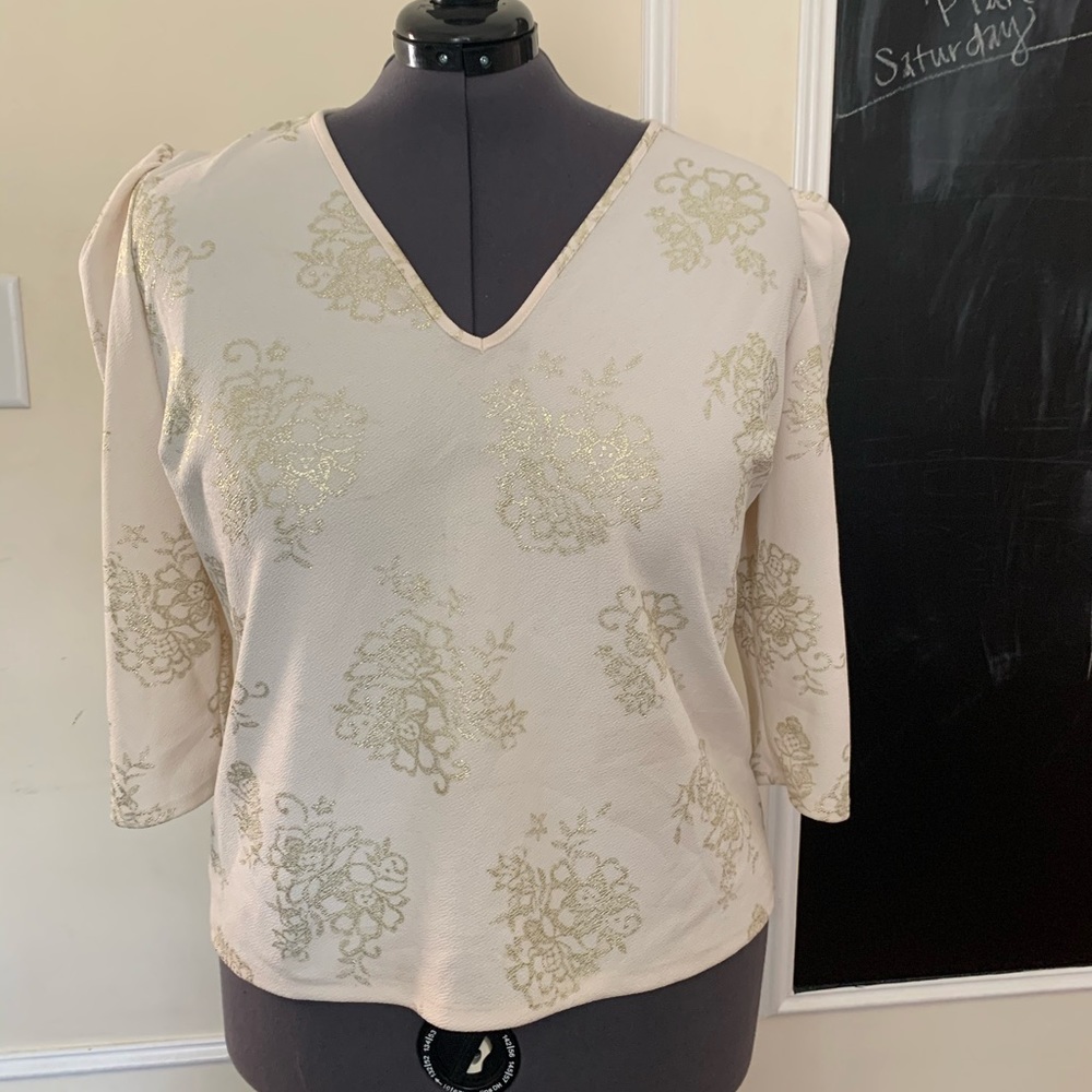 White & gold foil Vneck shirt w/puff sleeves